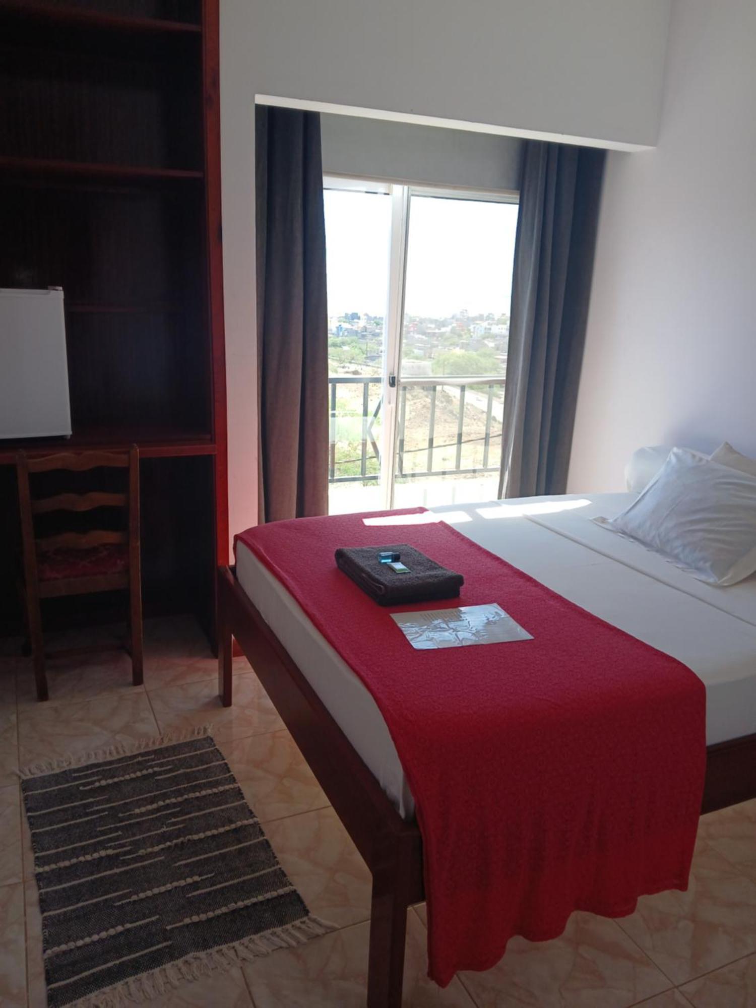 Yria Residencial Bed & Breakfast Porto Novo  Luaran gambar